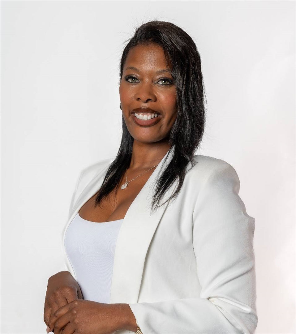  T2+1 Remodelado com Quintal — Excelente Localização